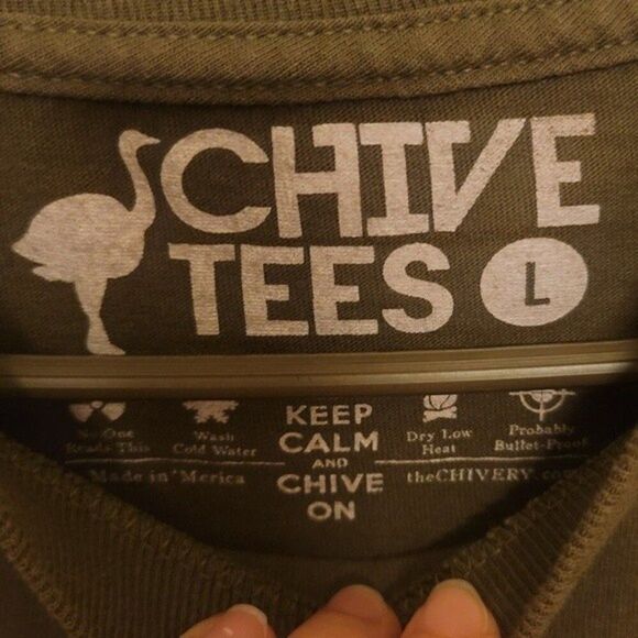 ~ mens green Keep calm and chive on t shirt - Picture 3 of 3